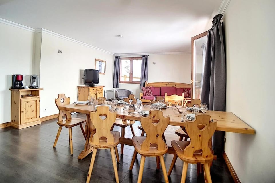 Résidence Les Cristaux - Appartement spacieux & rénové · Proche des pistes · Balcon · Hammam · Sauna · WIFI MAE-0084 Apartment in Les Allues