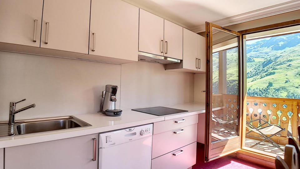 Résidence Les Cristaux - Appartement rénové · Proche des pistes · Balcon · Sauna · Hammam · WIFI MAE-0304 Apartment in Les Allues