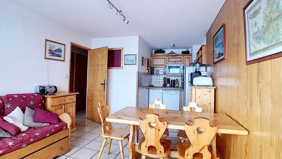 Résidence Tetras Lyre - Appartement spacieux · Départ et retour skis aux pieds · Balcon MAE-0504 Apartment in Les Allues