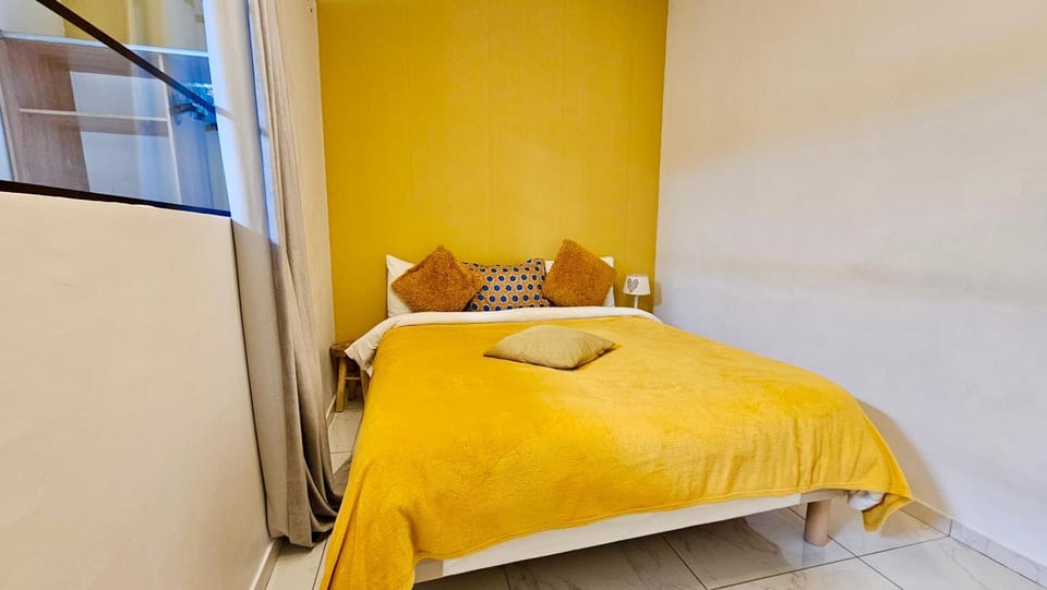 Bed, TV and multimedia, heating