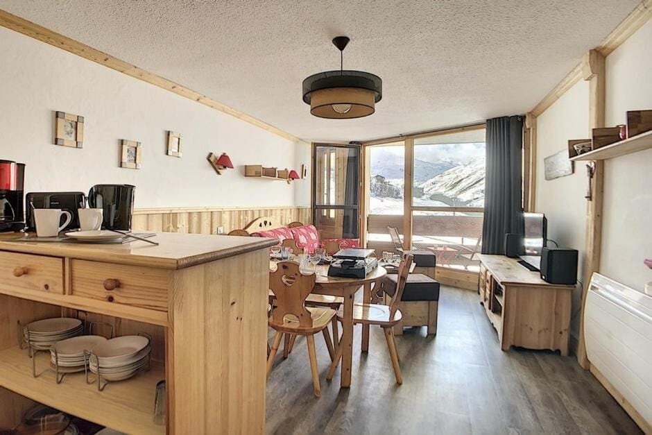 Résidence Grande Masse - Appartement entièrement rénové · Départ et retour skis aux pieds · Balcon MAE-0634 Apartment in Les Allues