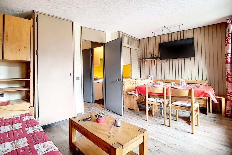 Résidence Origanes - Appartement spacieux · Départ et retour skis aux pieds · Parking inclus MAE-0934 Apartment in Les Allues