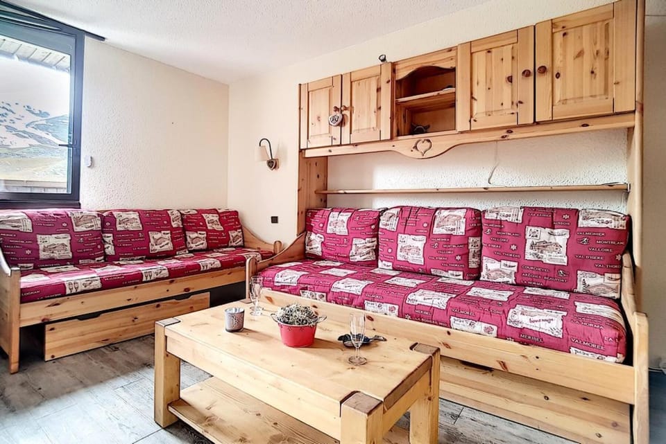 Résidence Origanes - Appartement spacieux · Départ et retour skis aux pieds · Parking inclus MAE-0934 Apartment in Les Allues