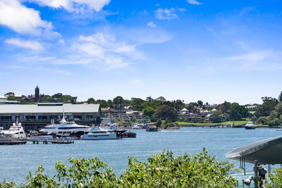Absolute Waterfront Retreat in Barangaroo! Apartment in Sydney