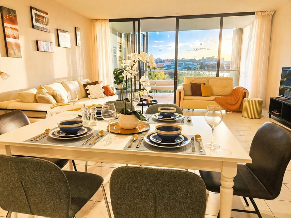Absolute Waterfront Retreat in Barangaroo! Apartment in Sydney