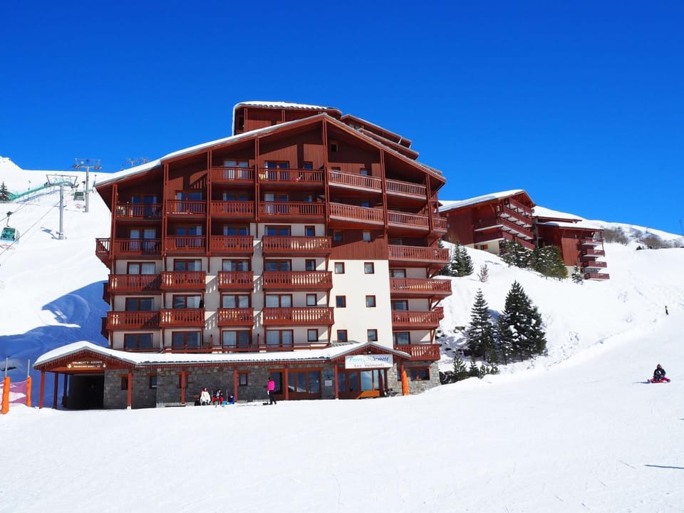 Résidence Valmonts A - Appartement classique · Départ ski aux pieds · Balcon MAE-1554 Apartment in Les Allues