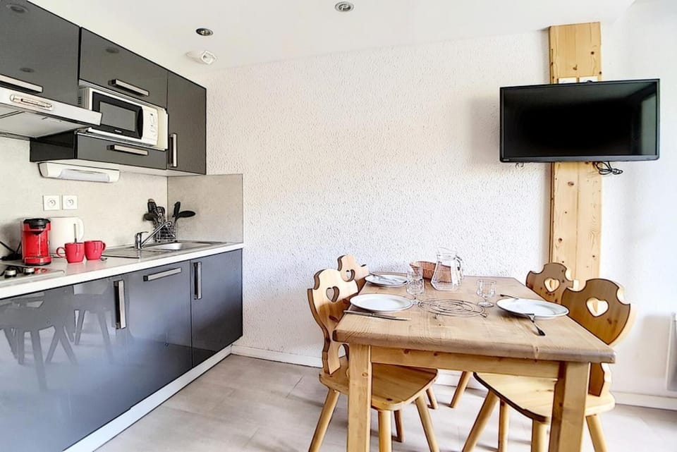 Résidence Median - Studio rénové · Proche des pistes · Balcon MAE-1754 Apartment in Les Allues