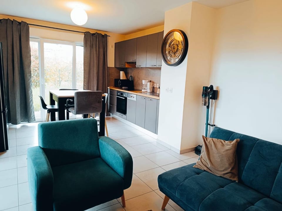 Kitchen or kitchenette, Living room, Dining area