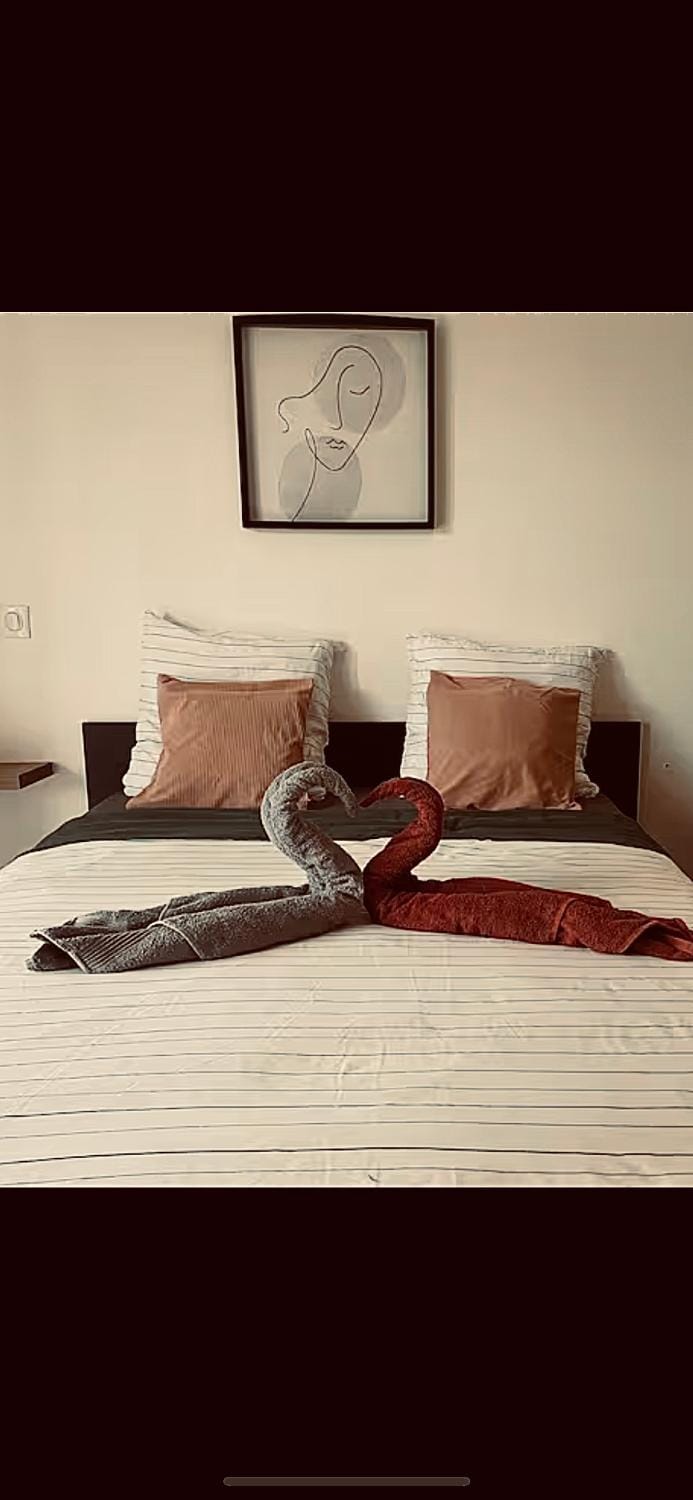Bed, Bedroom