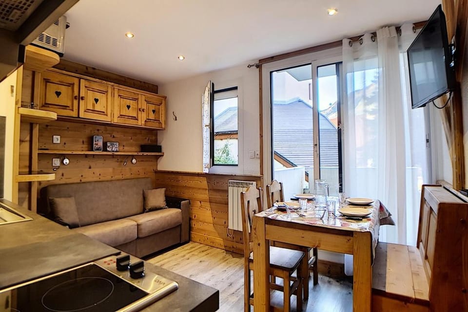 Résidence Gentianes - Studio rénové · Proche des pistes · Balcon MAE-1924 Apartment in Les Allues