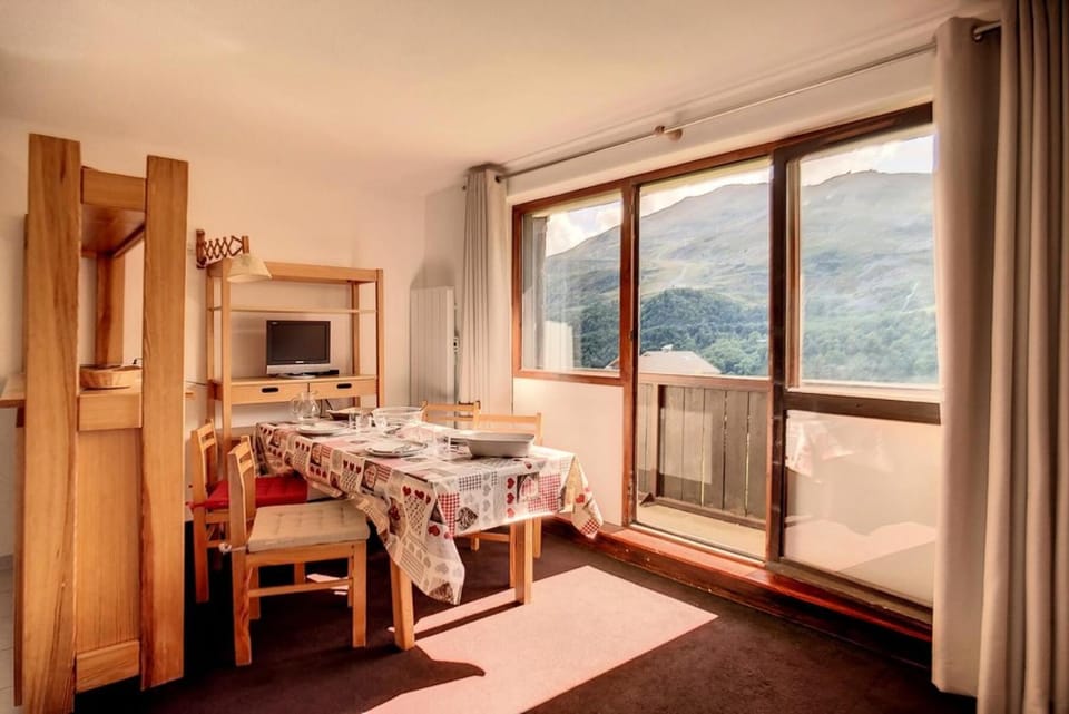 Résidence Sarvan - Appartement lumineux · Départ et retour skis aux pieds · Balcon MAE-2494 Apartment in Les Allues