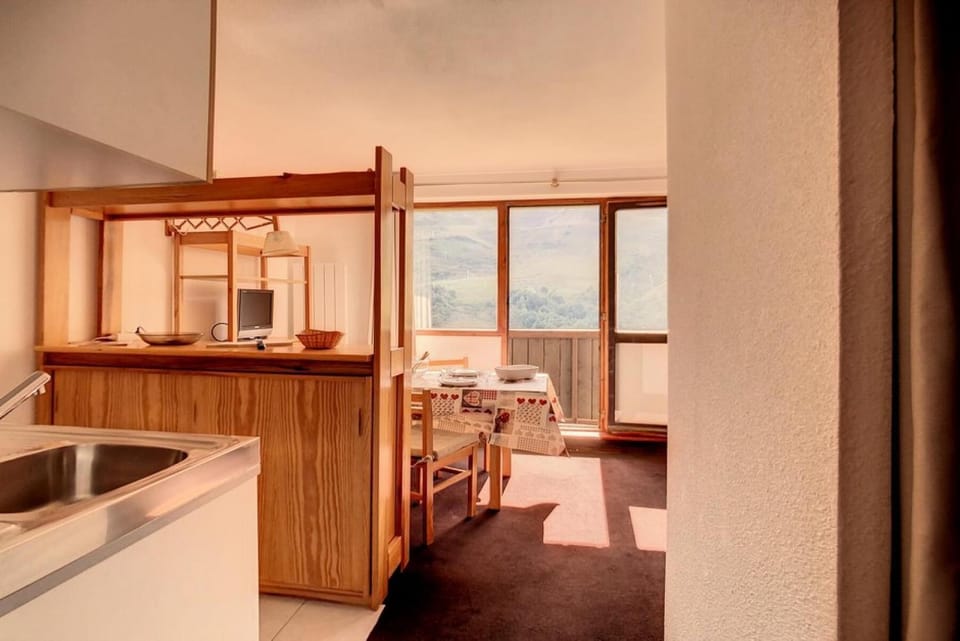 Résidence Sarvan - Appartement lumineux · Départ et retour skis aux pieds · Balcon MAE-2494 Apartment in Les Allues