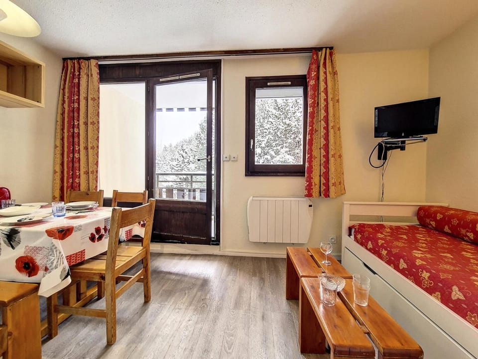 Résidence Gentianes - Studio confortable · Au pieds des pistes · Balcon MAE-3104 Apartment in Les Allues