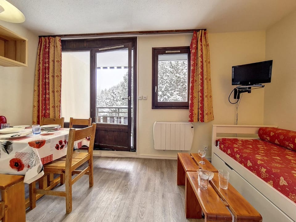 Résidence Gentianes - Studio confortable · Au pieds des pistes · Balcon MAE-3104 Apartment in Les Allues
