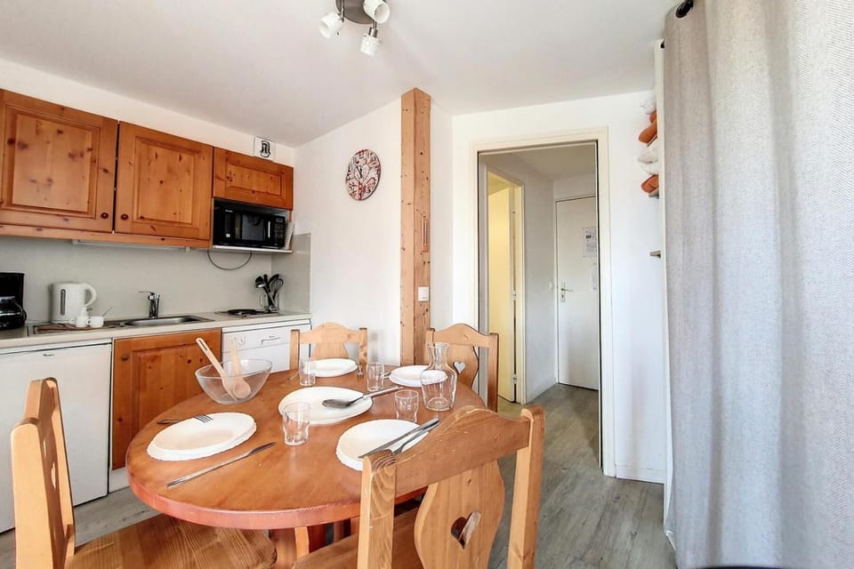 Résidence Median - Studio lumineux · Proche des pistes · Balcon MAE-3144 Apartment in Les Allues