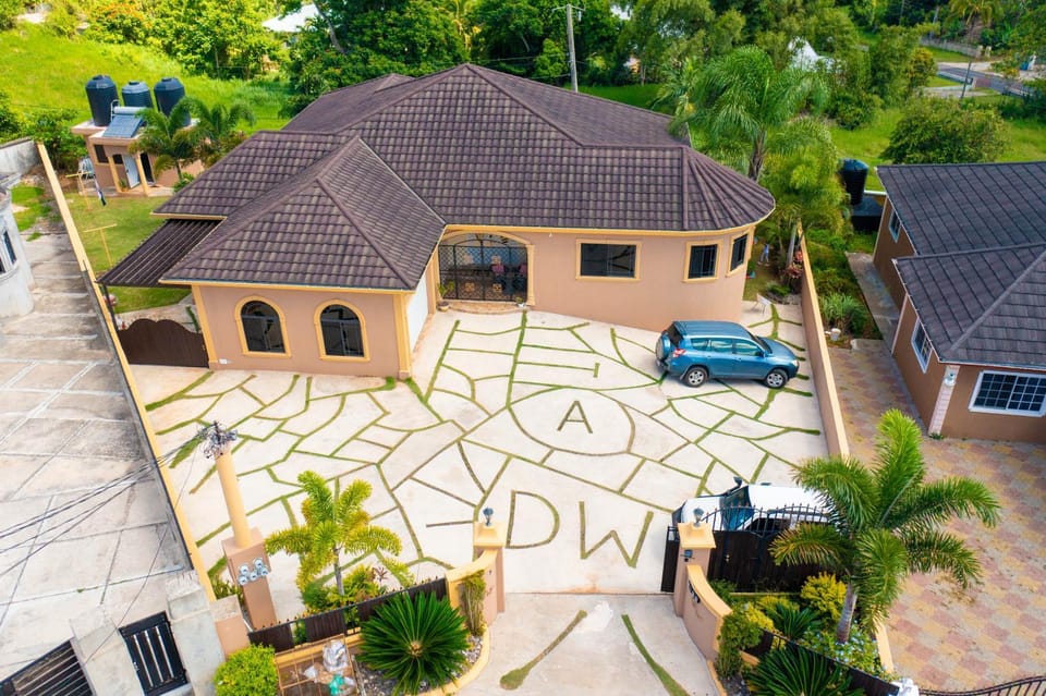 Property building, Bird's eye view, Location, Parking