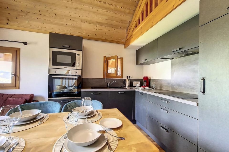 Résidence Daphne - Charmant duplex mansardé avec balcon MAE-4964 Apartment in Les Allues