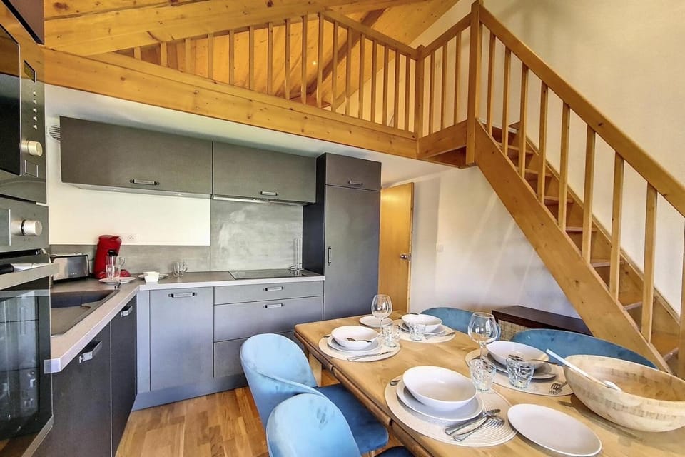Résidence Daphne - Charmant duplex mansardé avec balcon MAE-4964 Apartment in Les Allues