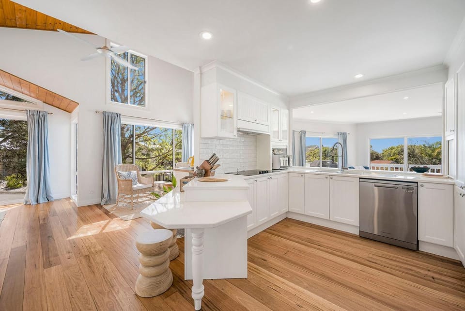 Salt Spray - Full House House in Camden Haven