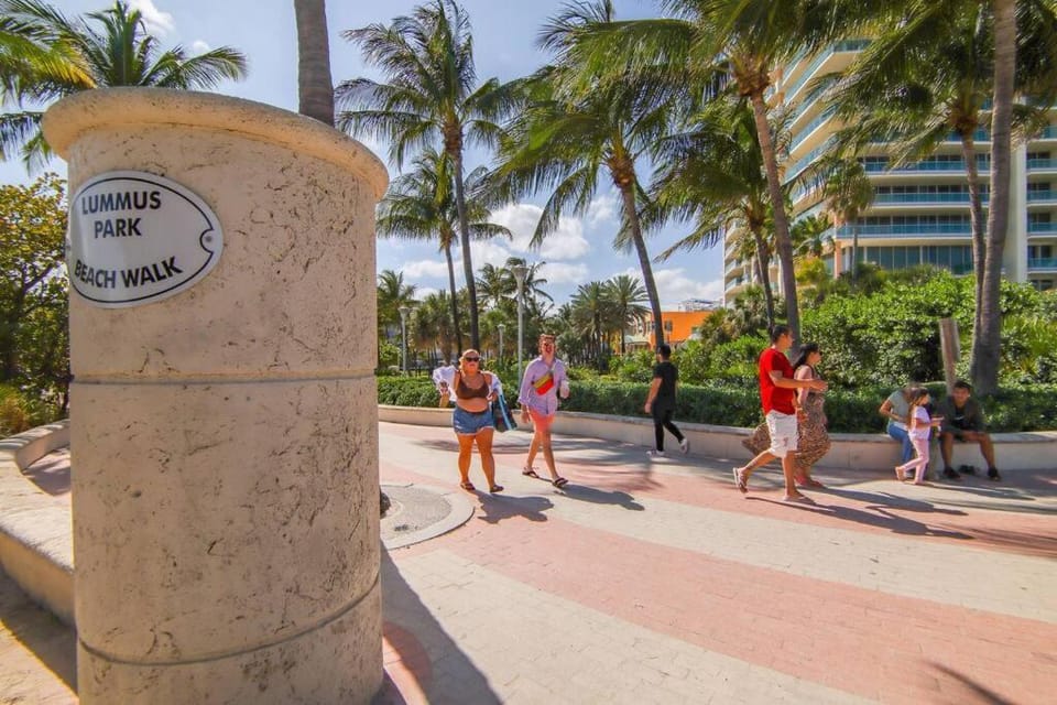Escape 2 Beach, Ocean Dr Deco Apt with 2 Queen beds Apartment in Flamingo Lummus