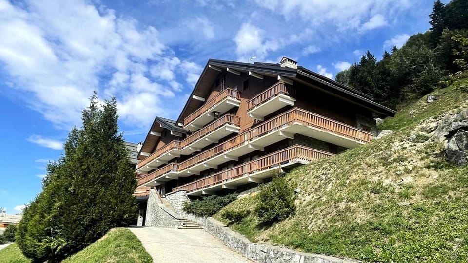 Résidence Le Genevrier - Studio pour 4 personnes en plein centre de Méribel dans une résidence calme MAE-7141 Apartment in Les Allues