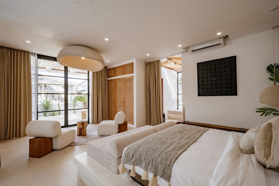 Bed, Photo of the whole room, Bedroom, air conditioner