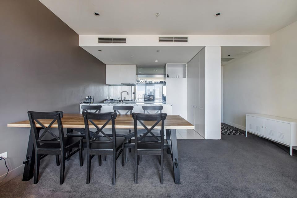 Dining area, kitchen
