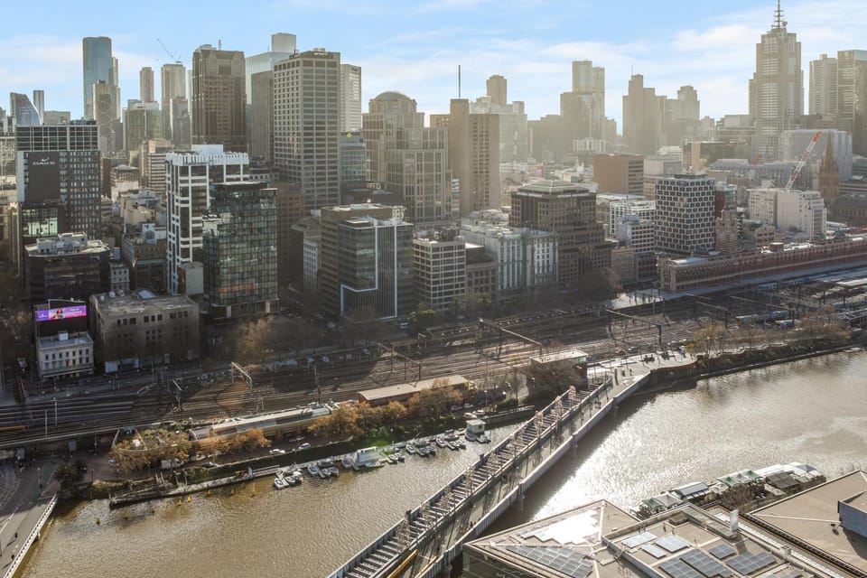 Bird's eye view, View (from property/room), City view, River view, Street view