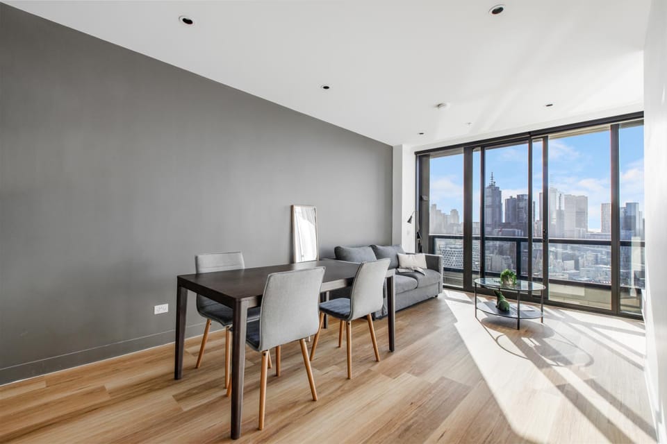 View (from property/room), Living room, Dining area, City view