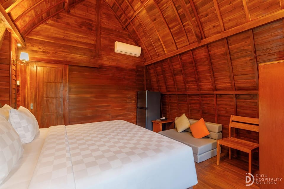 Bed, Bedroom, minibar