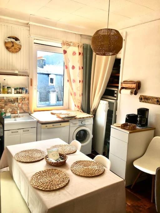 Hyper centre dans ancien palace face aux thermes Apartment in Auvergne-Rhône-Alpes