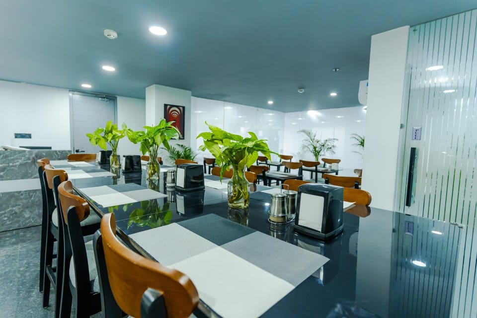 Restaurant/places to eat, Seating area