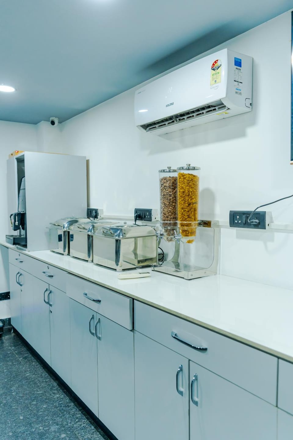 Restaurant/places to eat, Coffee/tea facilities, Food and drinks, City view, toaster