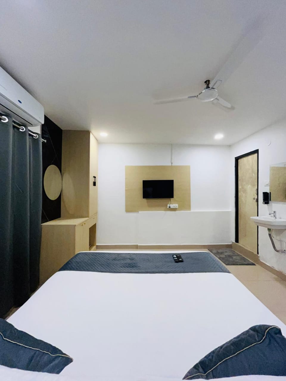 TV and multimedia, Photo of the whole room