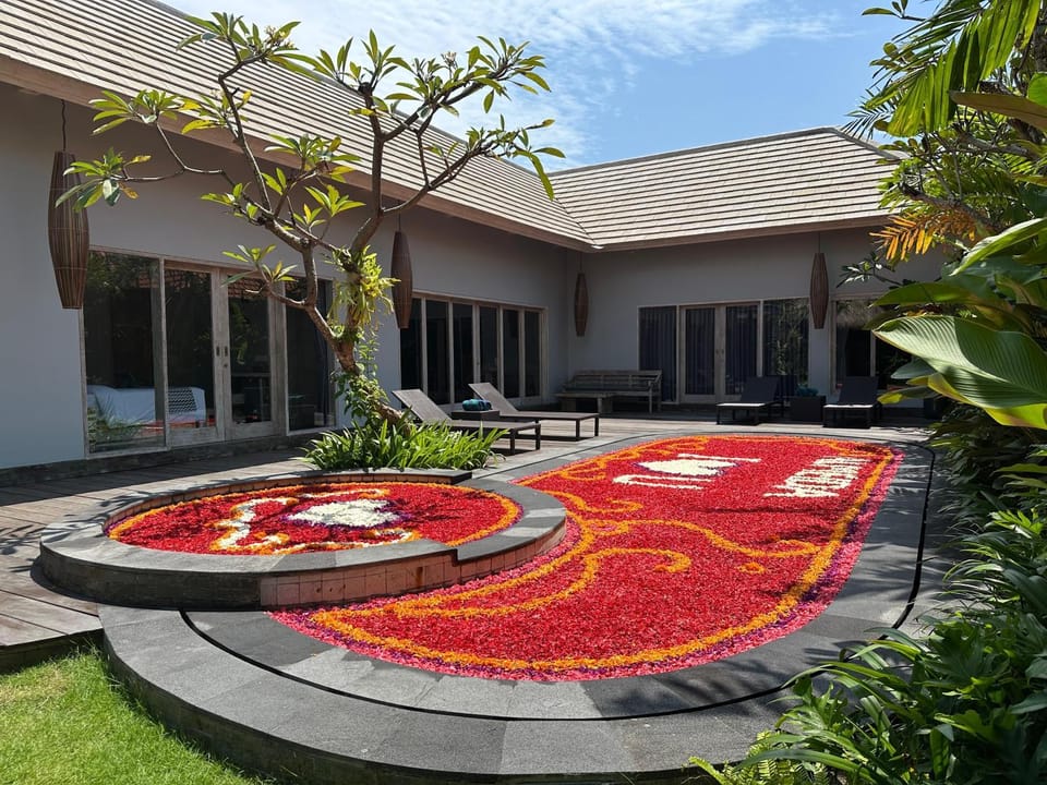 Luxury-Sang Villa- Central Sanur Villa in Denpasar