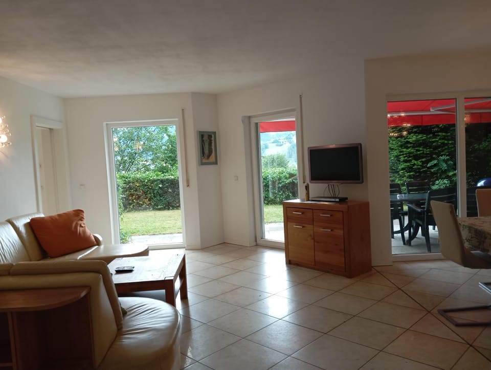 Living room, Seating area, Evening entertainment