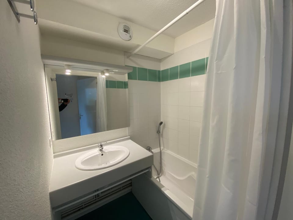 Bathroom, Bath