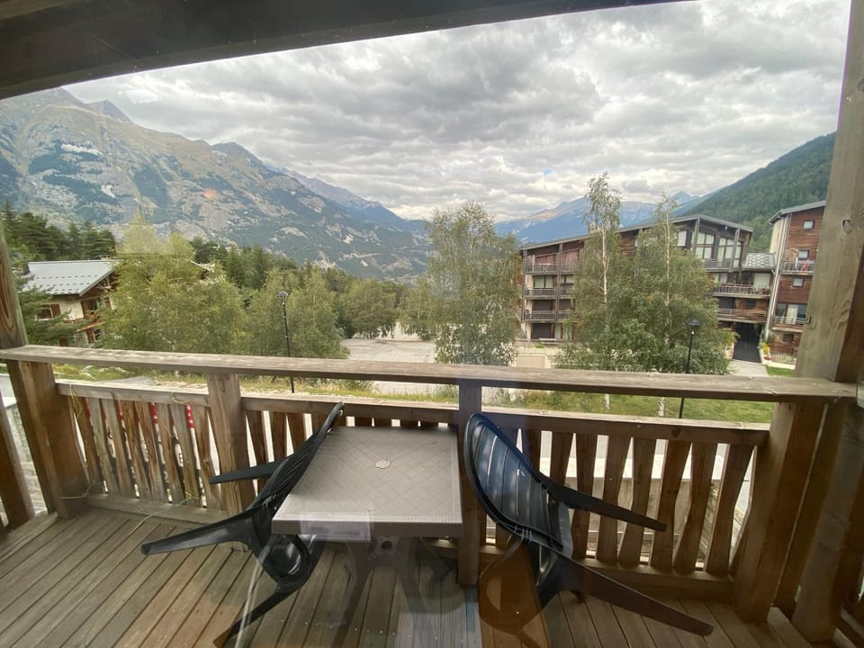 Balcony/Terrace, Mountain view