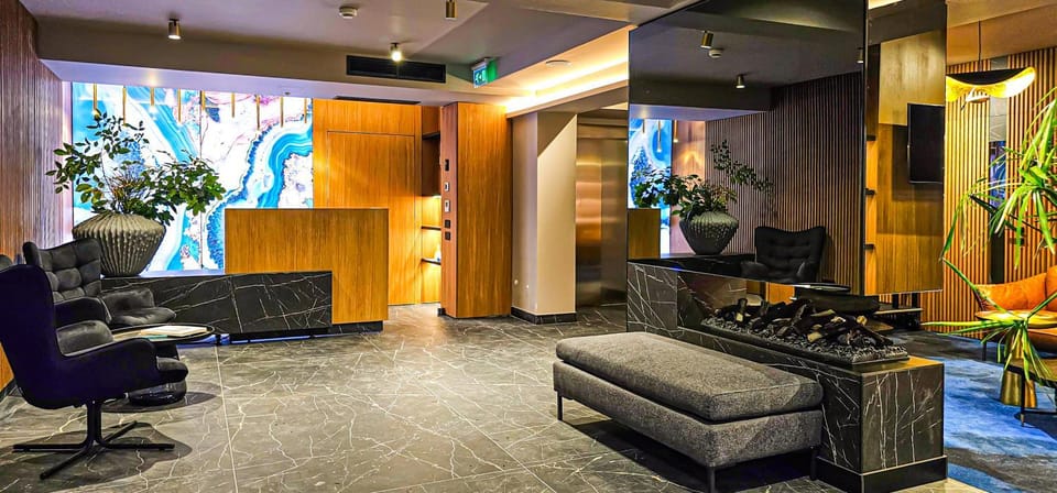 Lobby or reception, Area and facilities, fireplace