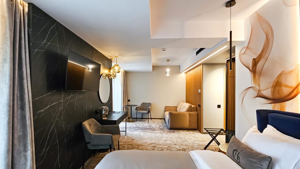 TV and multimedia, Seating area