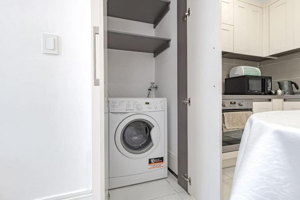 Современная рядом c Президентским парком и Пирамидой Apartment in Kazakhstan