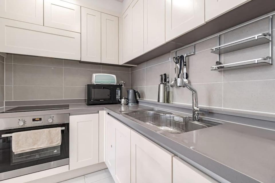 Современная рядом c Президентским парком и Пирамидой Apartment in Kazakhstan