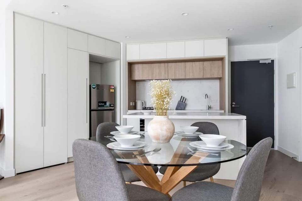 Chic 2BR Apt Opposite Southern Cross City Views Apartment in Melbourne