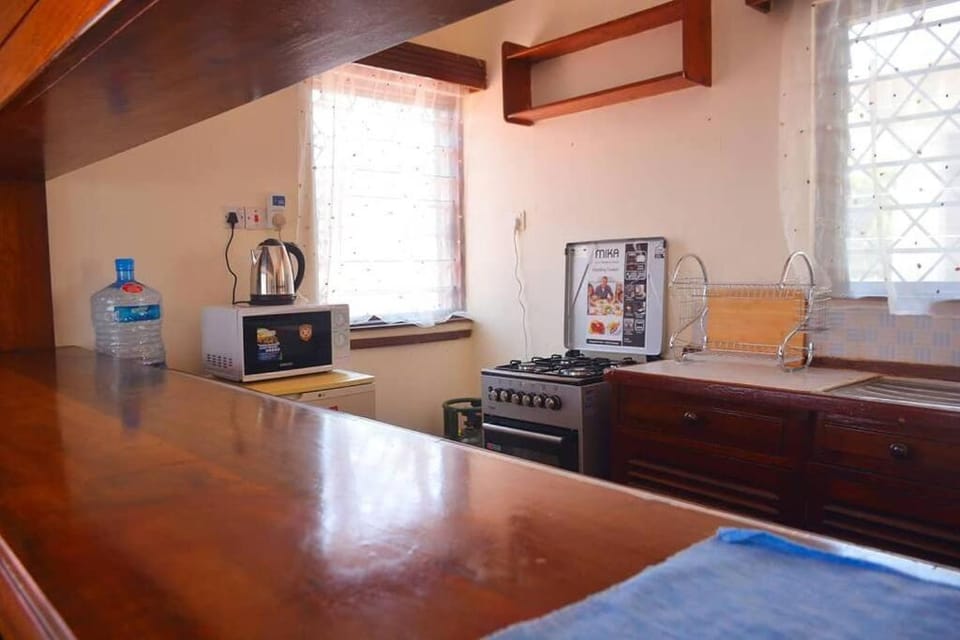 Carel Homes - Spacious 1BR with pool Apartment in Mombasa