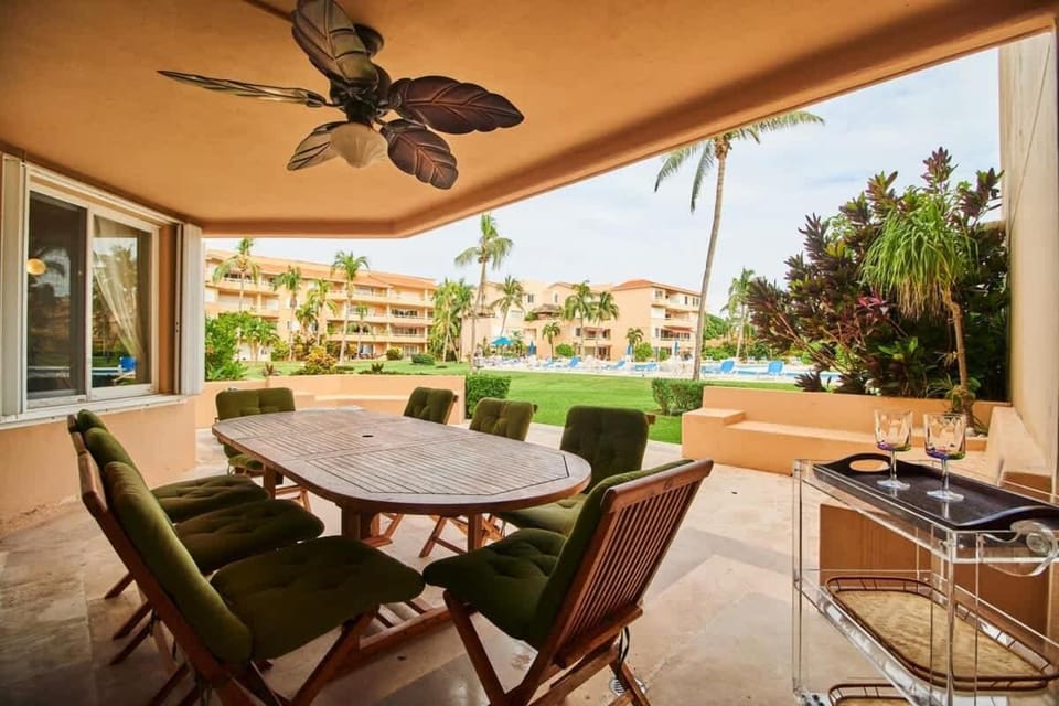 BeachFront Appt w/Amazing Pool in Puerto Aventuras Apartment in State of Quintana Roo