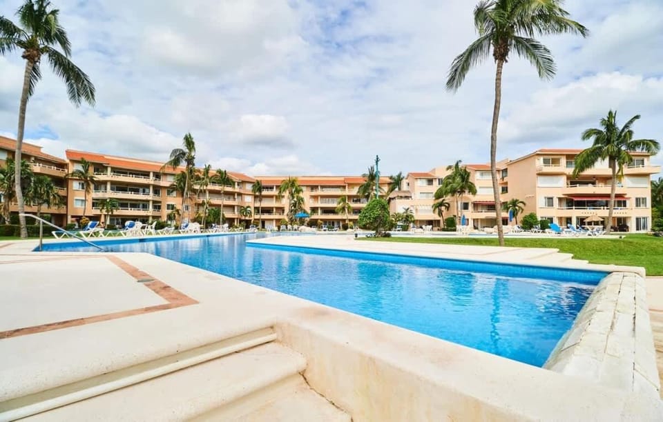 BeachFront Appt w/Amazing Pool in Puerto Aventuras Apartment in State of Quintana Roo