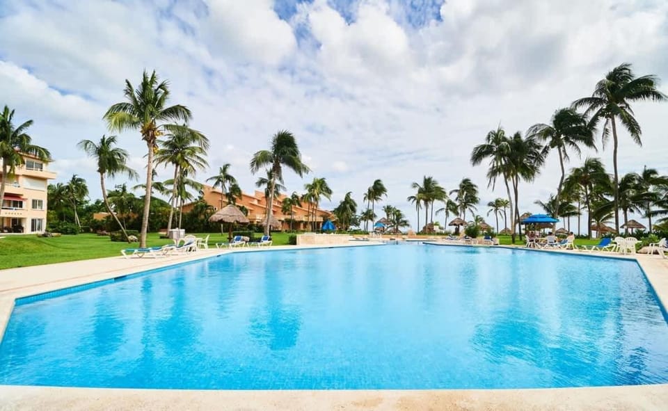BeachFront Appt w/Amazing Pool in Puerto Aventuras Apartment in State of Quintana Roo