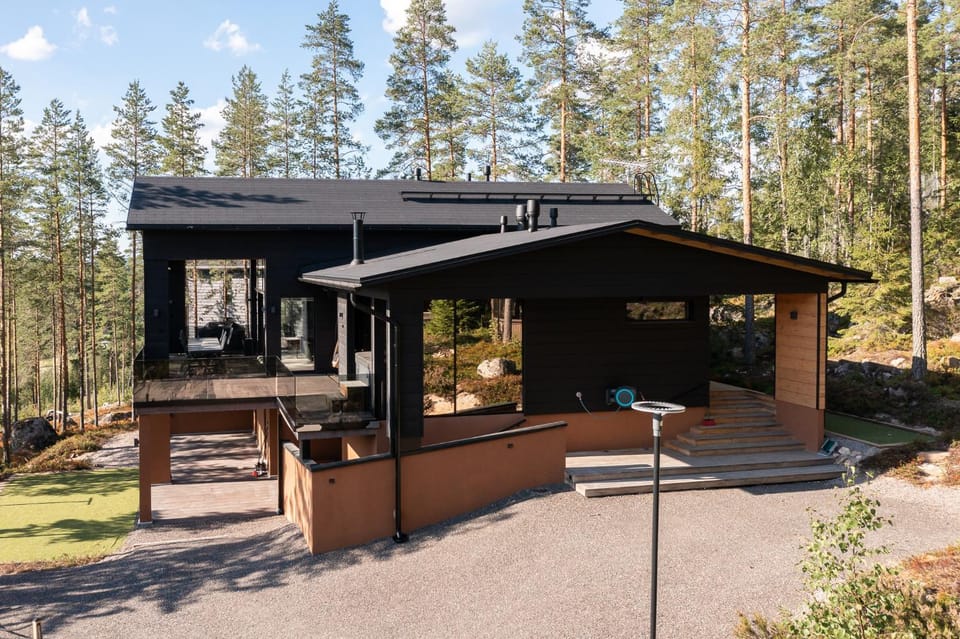 Property building, Day, Natural landscape, Garden view