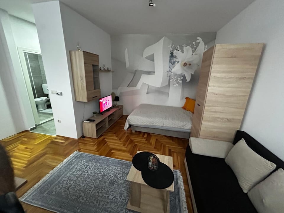 Bed, Seating area