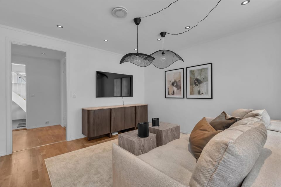 TV and multimedia, Living room, Seating area